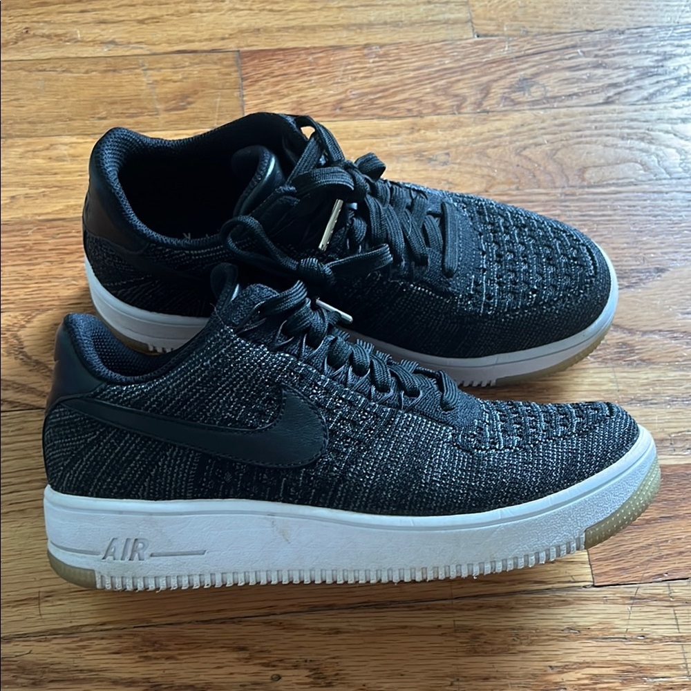 Nike women’s Air Force 1- black and white mesh womens 7.5